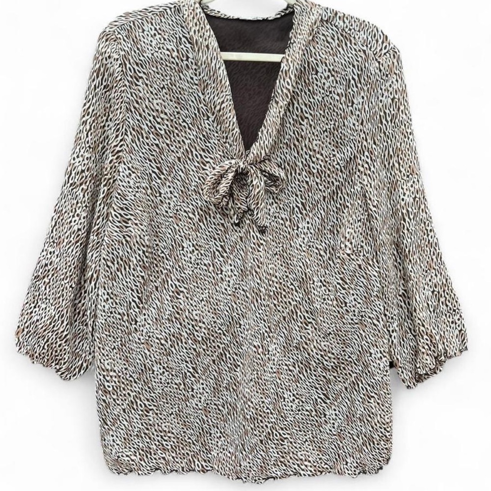 Chic Animal Print V-Neck Blouse